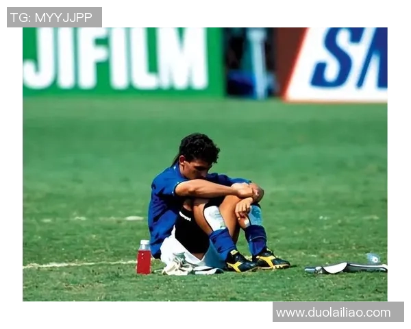 天下足球盘点：曾经征战绿茵的球星们纷纷退役的背后故事